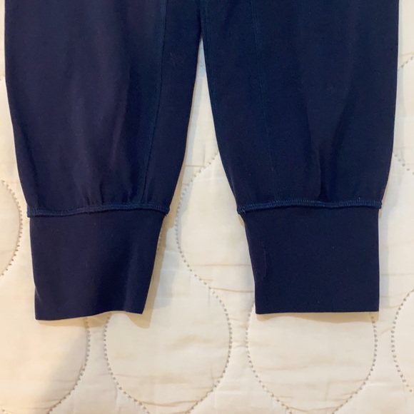 Lululemon align joggers, like new - Picture 3 of 3